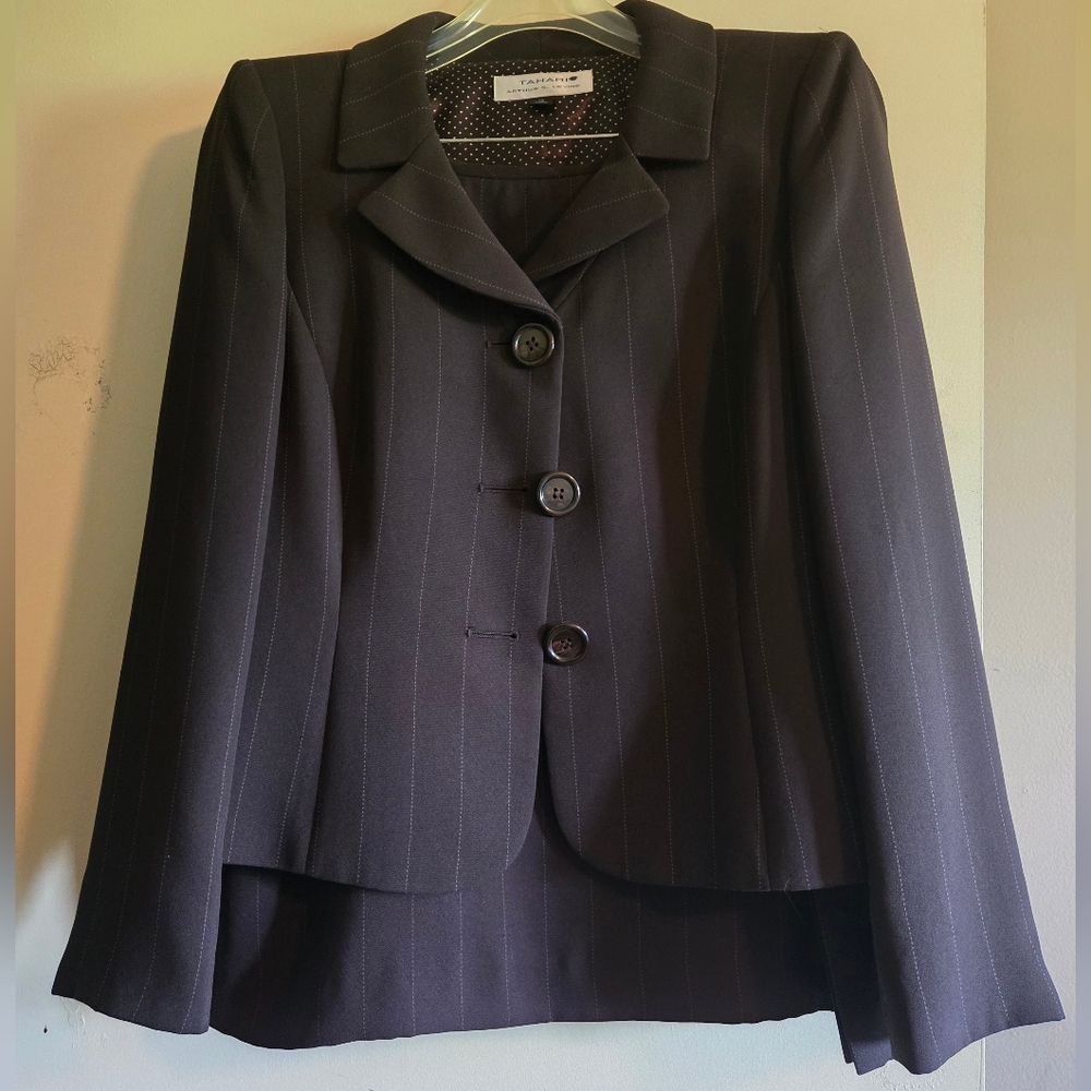 Tahari Brown & White Blazer & Skirt Classic Business Style